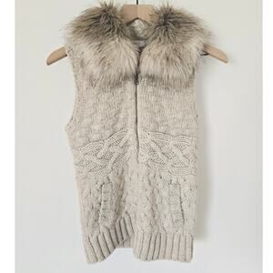 Ann Taylor LOFT Cable Knit Vest Size S Beige Faux Fur Collar Winter Sweater